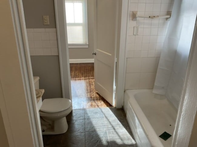 Building Photo - 1534 E 34th St