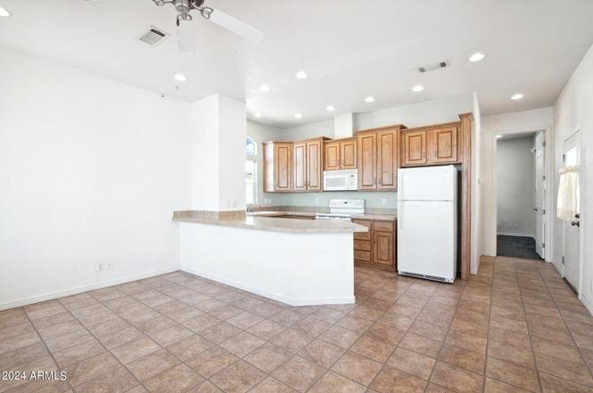 Building Photo - 7300 N 51st Ave