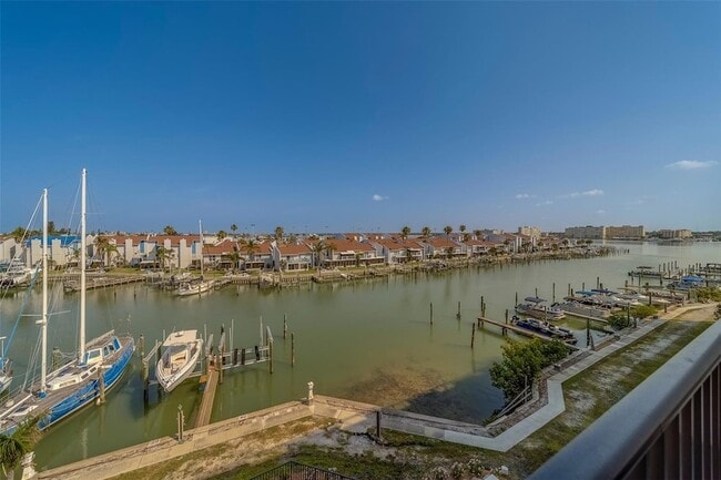 Building Photo - 400 150th Ave