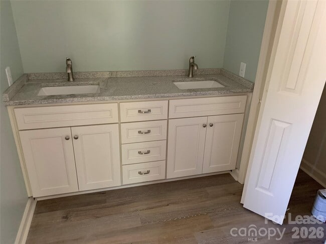 Building Photo - 16518 Greenfarm Rd