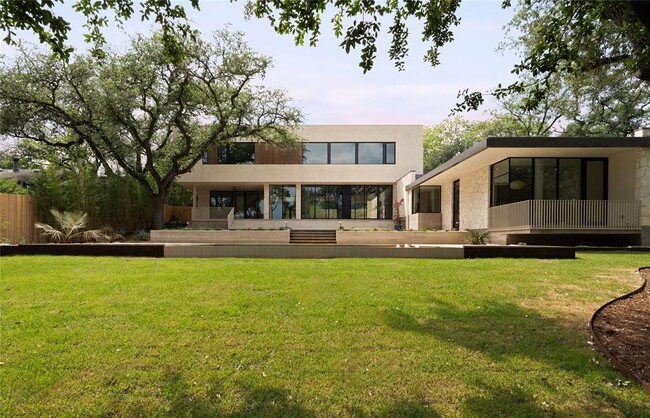 Building Photo - 4705 Balcones Dr