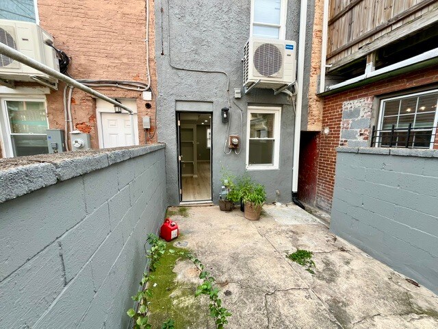Building Photo - 935 S Belnord Ave