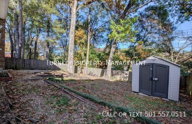 Building Photo - 2511 Montreal Dr