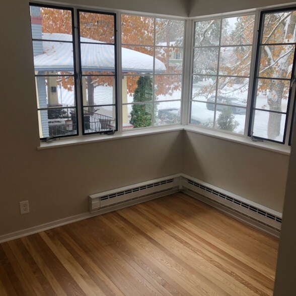 Building Photo - 1227 S Division St