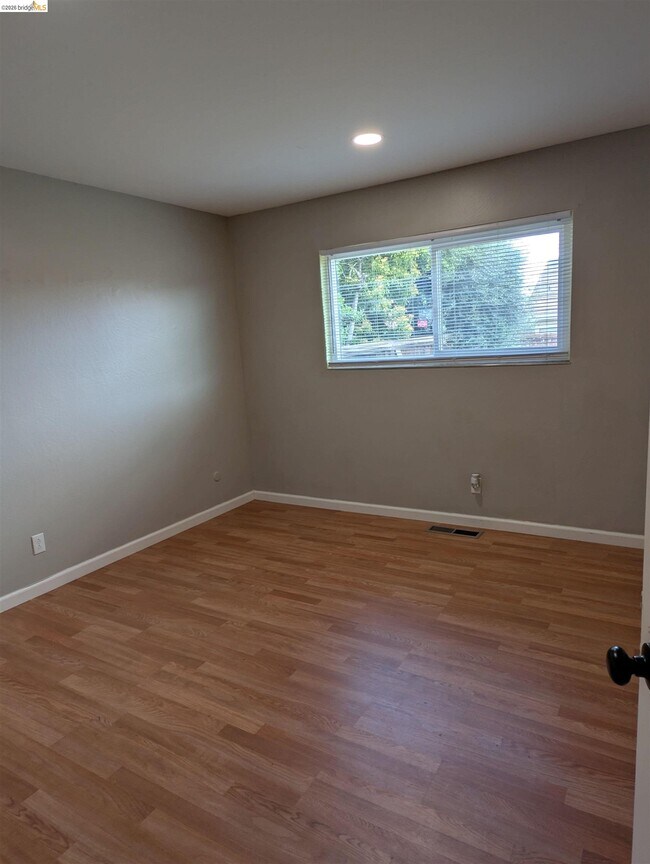 Building Photo - 1504 Mission Dr