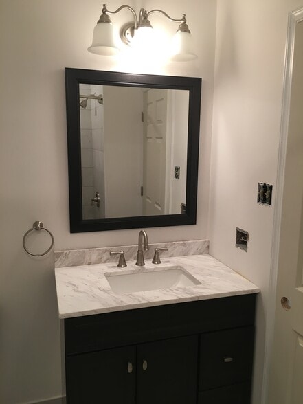 Building Photo - 2239 Milford Square Pike