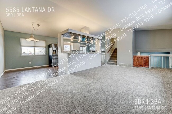 Building Photo - 5585 Lantana Dr