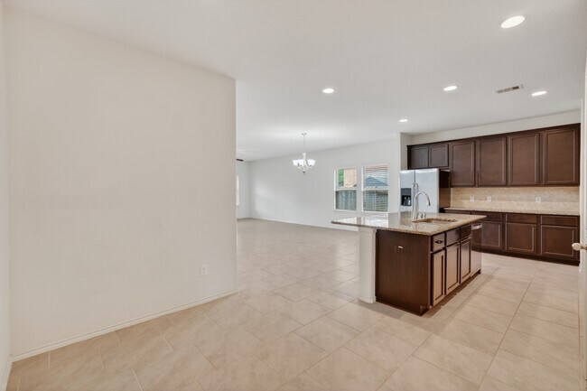 Building Photo - 138 Meadow Grove Dr