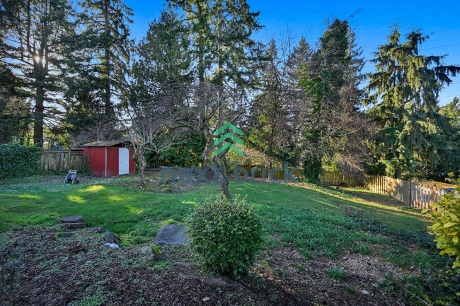 Building Photo - Prime Bellevue Home in a Highly Desirable Neighborhood
