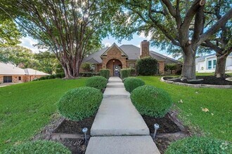 Building Photo - 3512 Cliffwood Dr