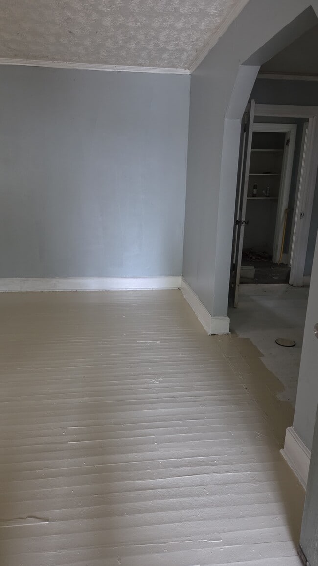 Building Photo - Garden