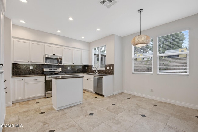 Building Photo - 1759 Watercrest Way