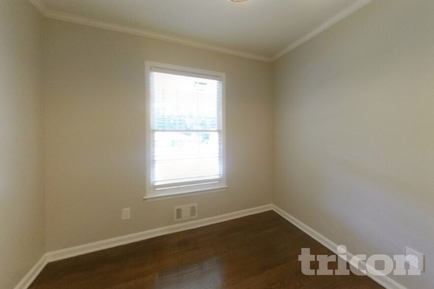 Building Photo - 952 Celtic Cir