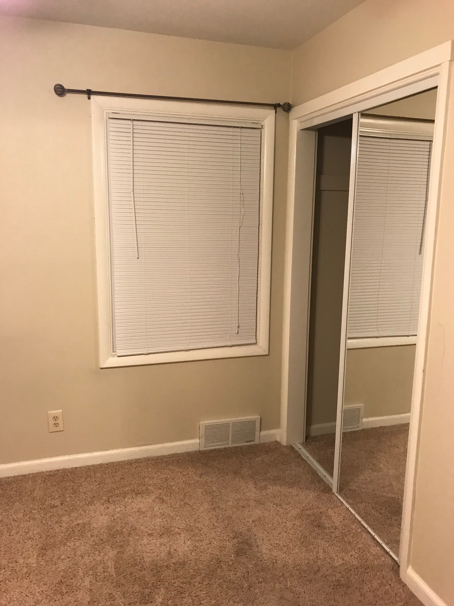2nd Bedroom 2nd wndow - 9014 Main St