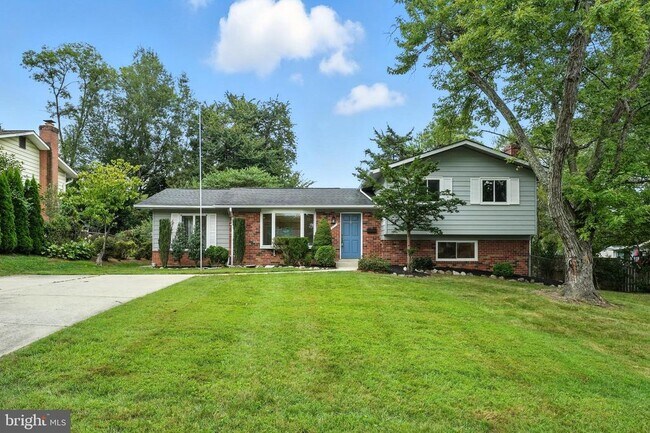 Primary Photo - 5011 Roslyn Rd