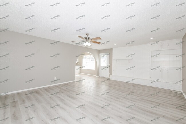 Building Photo - 11320 Bel Air Pl