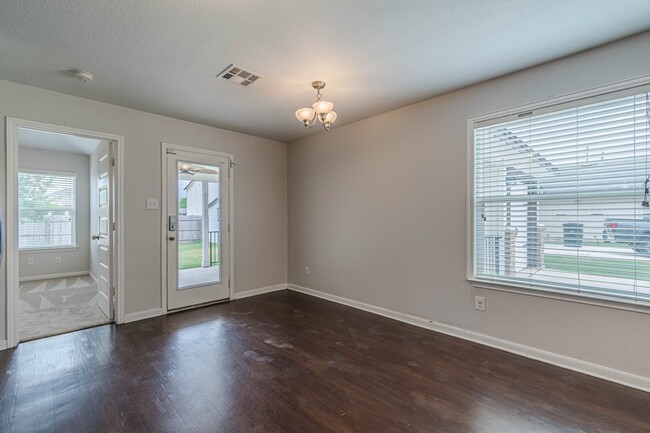 Building Photo - 480 Wind Murmur