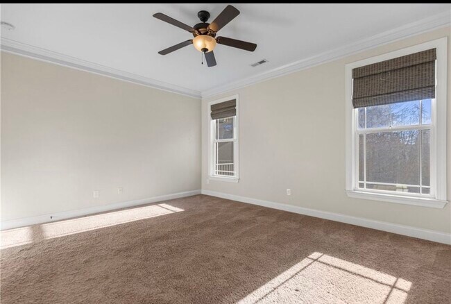 Building Photo - 411 W Sundance Dr