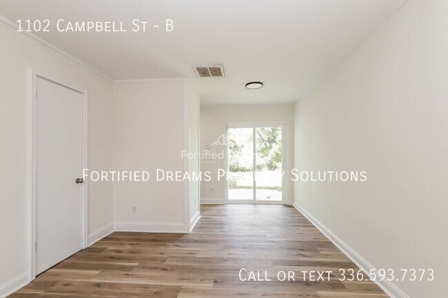 Building Photo - 1102 Campbell St