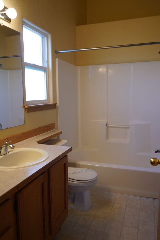 Building Photo - 2917 NW Watkins Ct