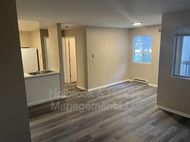 Building Photo - 4531 Boardwalk Dr