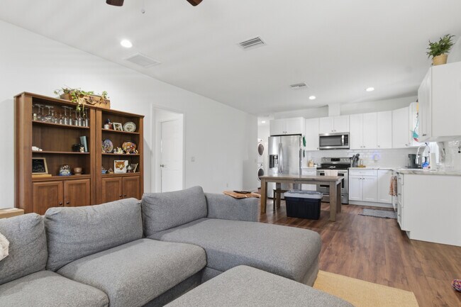 Building Photo - 3203 N Bailey St