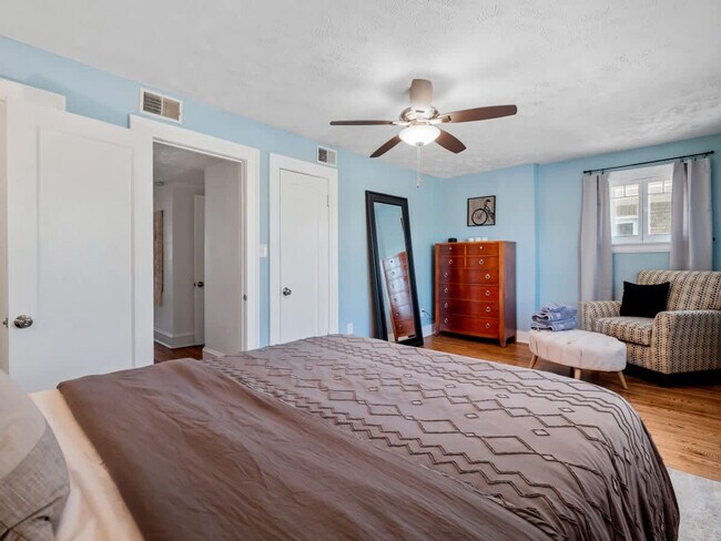 Building Photo - 3222 West Blvd