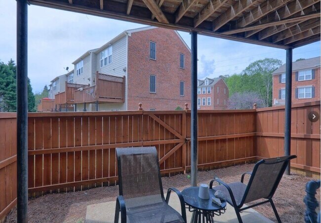 Building Photo - 4018 Edgecomb Dr