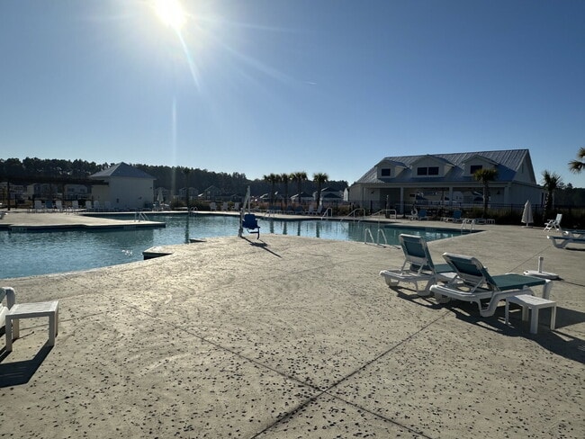 Building Photo - Three Bedroom Single Level Home in the Retreat at East Argent!