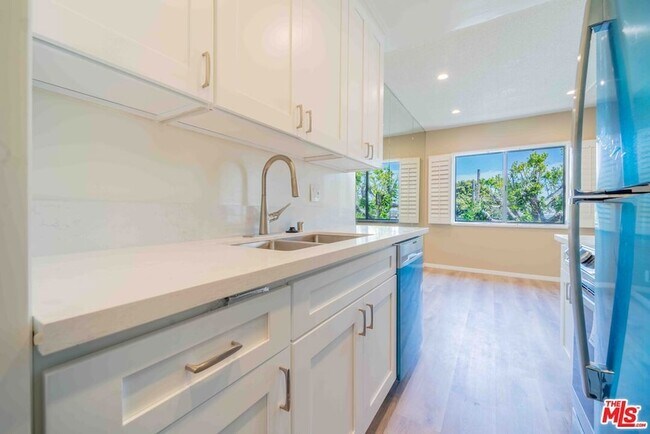 Building Photo - 11871 Idaho Ave