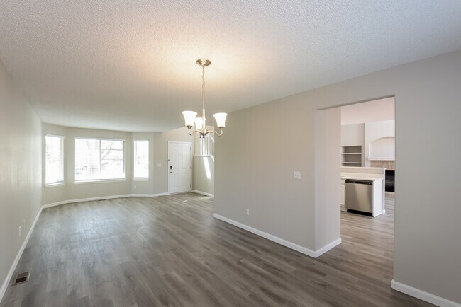 Building Photo - 5521 W 117th Pl