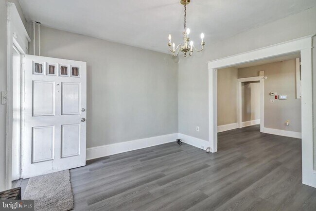 Building Photo - 24 Trent Ave