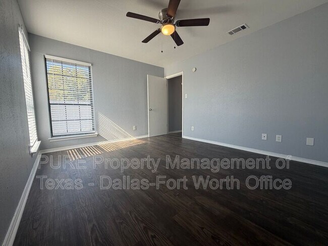 Building Photo - 806/203 Castleglen Drive