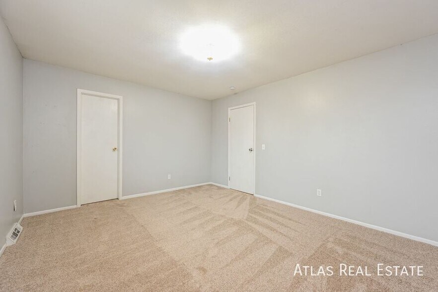 Building Photo - 16729 E Layton Ave