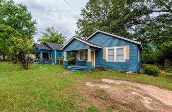 Building Photo - Updated 1 Bed/1 Bath Cottage in Harrisburg...