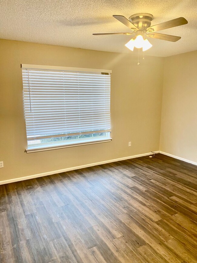 Building Photo - Renovated home in northwest Lubbock