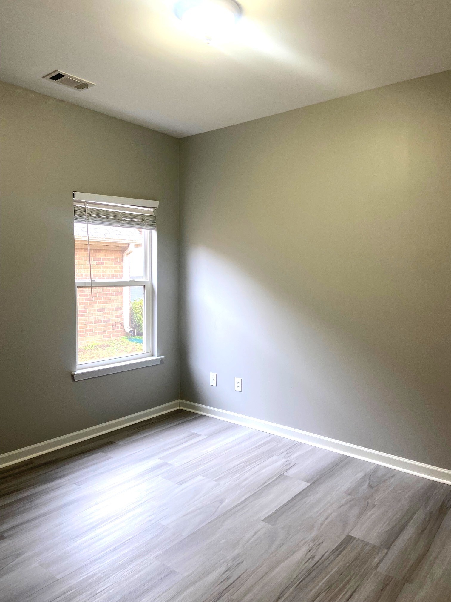 Building Photo - 256 Oxmoor Pl