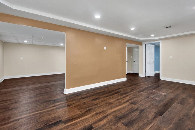 Building Photo - 1013 Stonegate Rd