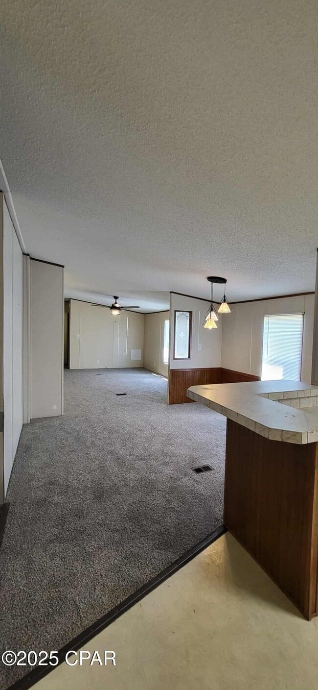 Building Photo - 3024 E 13th Ct