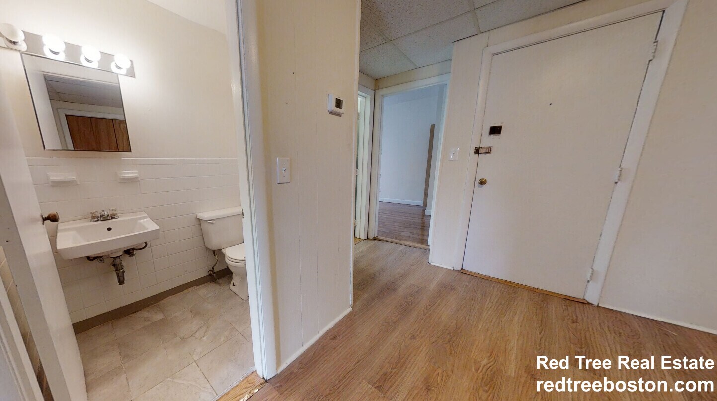 Building Photo - 1131 Commonwealth Ave