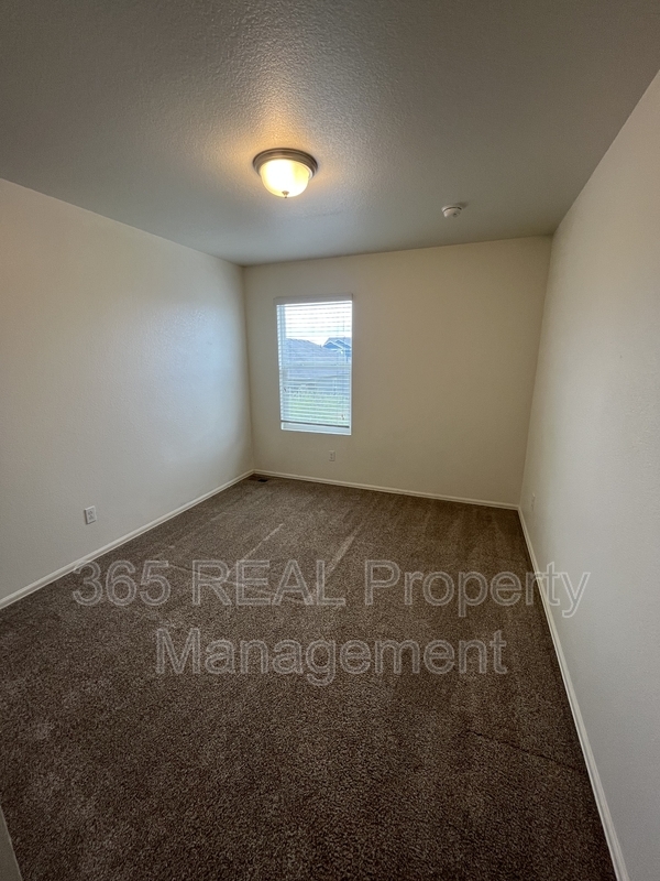 Building Photo - 1551 Highfield Dr