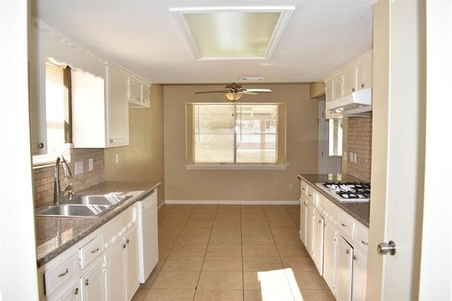 Building Photo - 3515 Hidden Pines Dr
