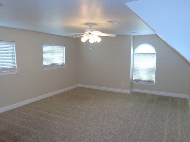Building Photo - 639 Glenties Dr