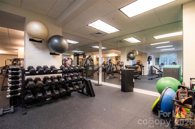 Building Photo - 300 W 5th St