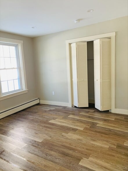 Building Photo - 2015 Quechee Main St