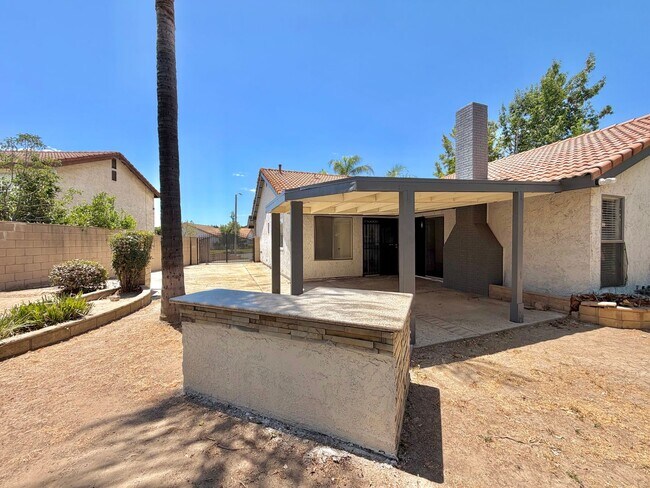 Building Photo - Spacious 4 Bedroom Home available In Alta Loma!