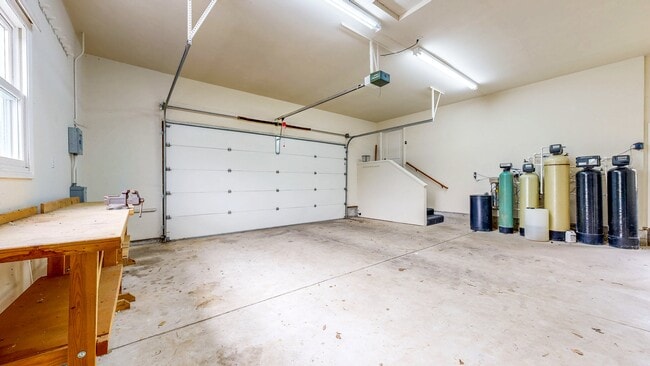 Building Photo - 7705 Starr Rd