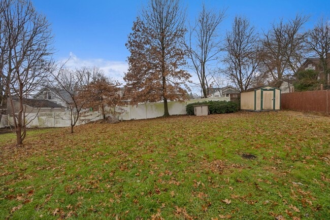 Building Photo - West Price Hill - Charming 3 bedroom 1 bath