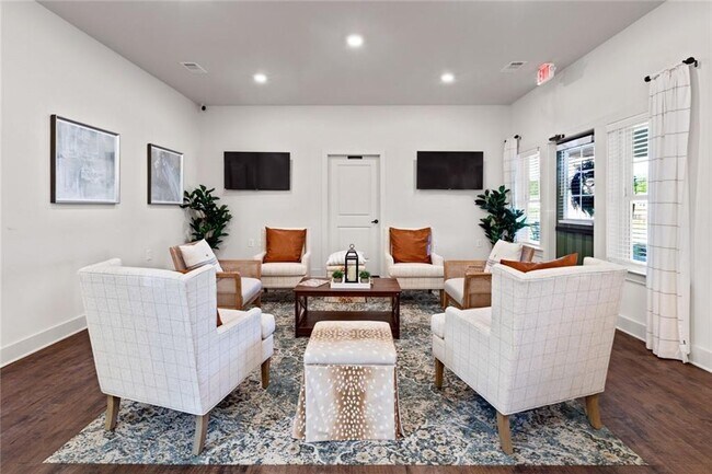 Building Photo - 705 Charles Hardy Pkwy