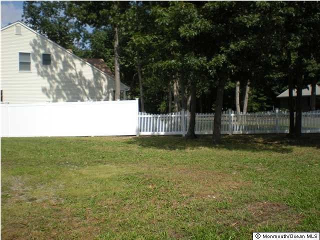 Building Photo - 328 Raymond Rd